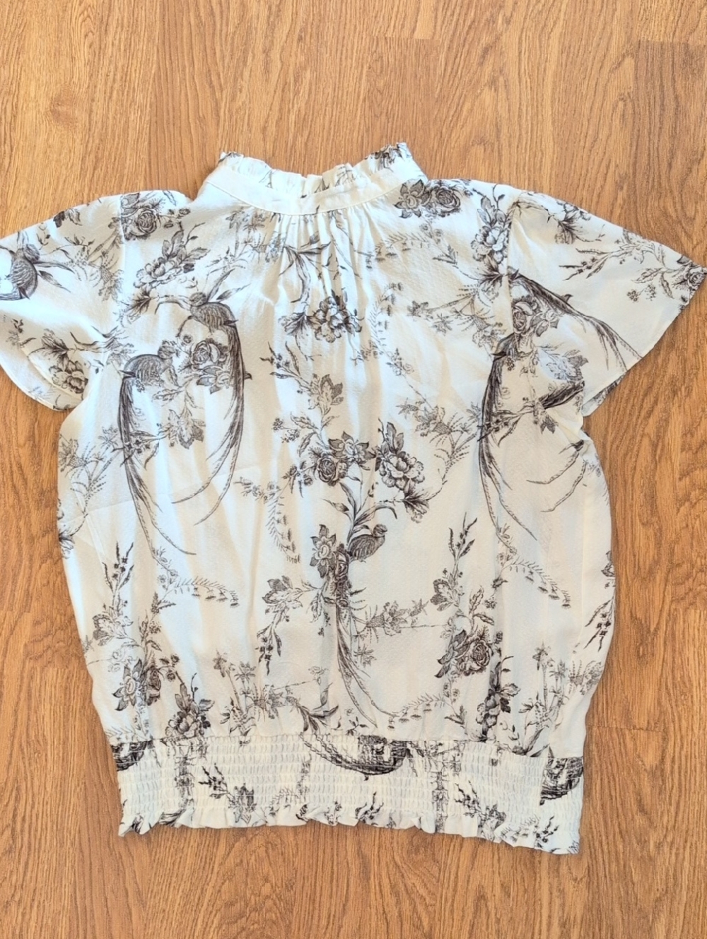Rose & Olive Cream Floral Print Short Sleeve Blouse